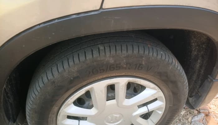 2018 Maruti Vitara Brezza VDI, Diesel, Manual, 1,81,543 km, tyre