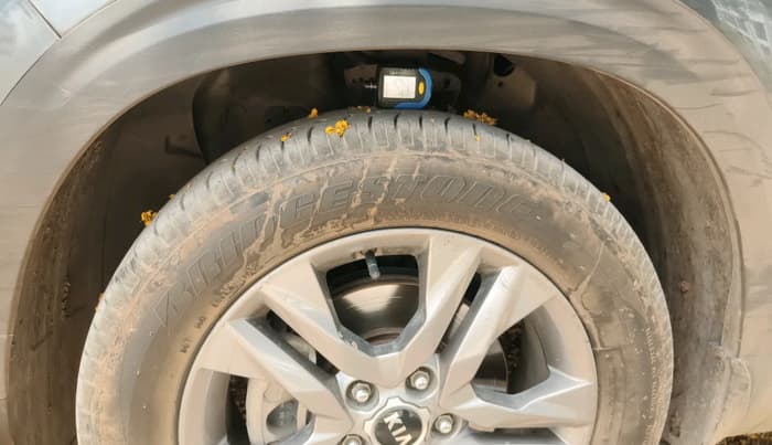 2019 KIA SELTOS HTX 1.5 DIESEL, Diesel, Manual, 1,21,322 km, tyre