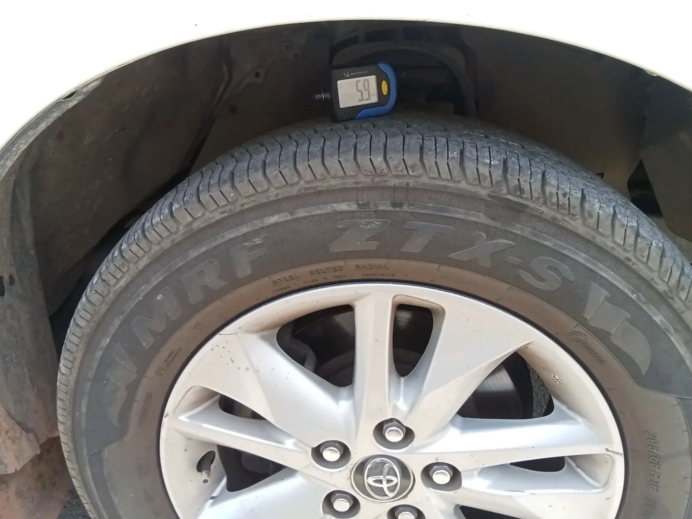 2017 Toyota Innova Crysta 2.8 GX AT 8 STR, Diesel, Automatic, 1,75,999 km, tyre