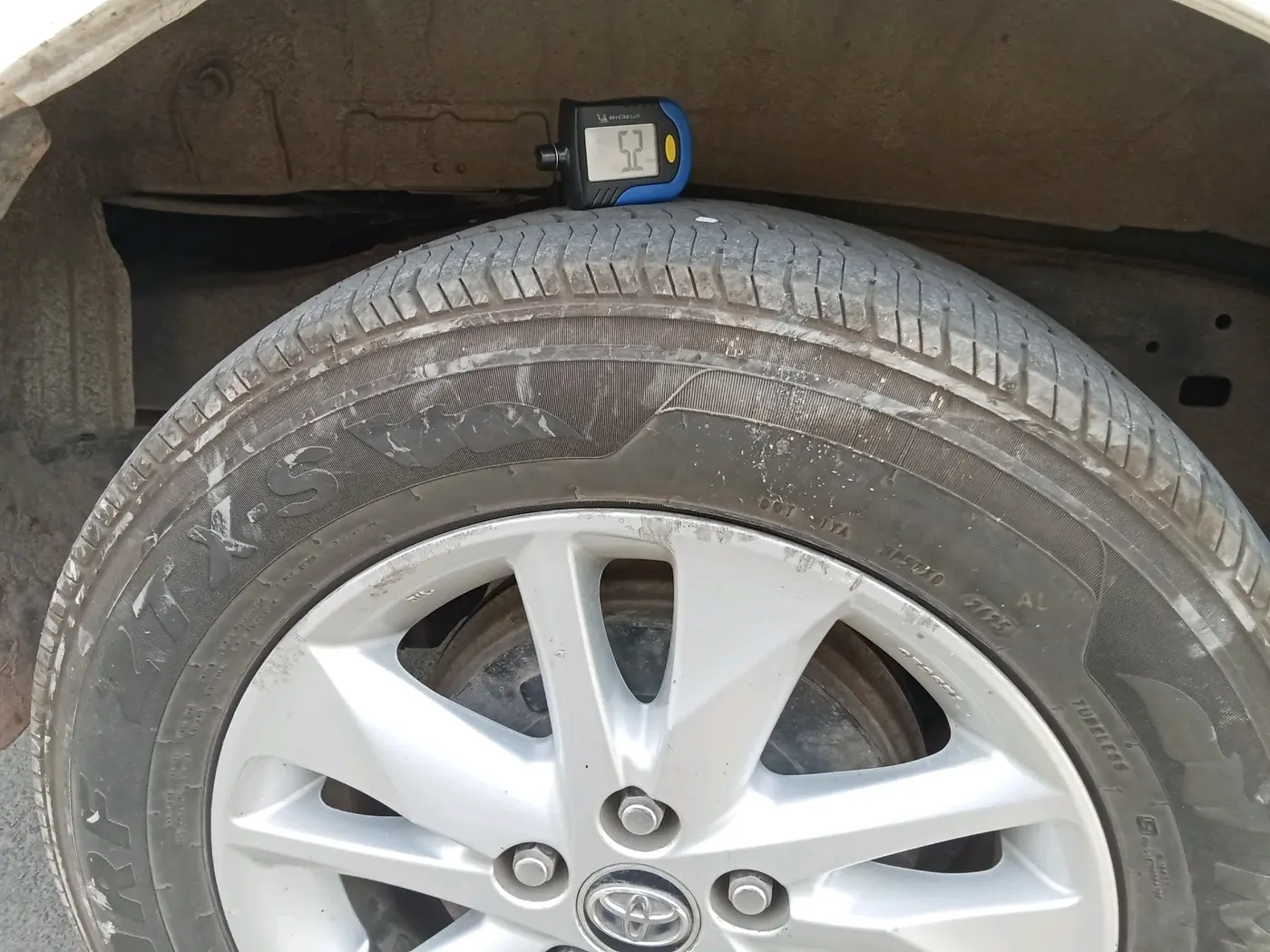 2017 Toyota Innova Crysta 2.8 GX AT 8 STR, Diesel, Automatic, 1,75,999 km, tyre