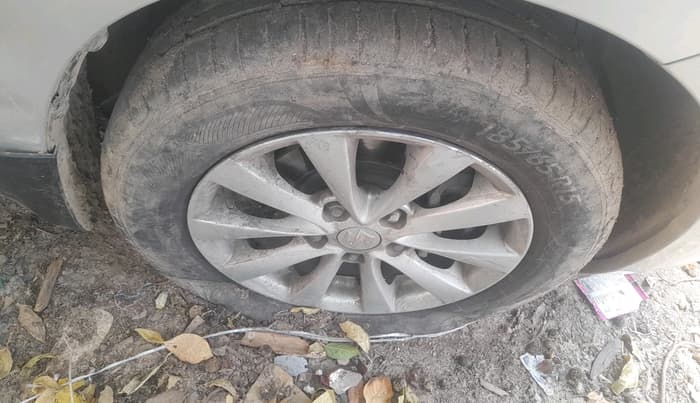 2013 Maruti Ertiga ZXI, Petrol, Manual, 99,915 km, tyre