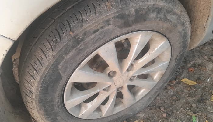 2013 Maruti Ertiga ZXI, Petrol, Manual, 99,915 km, tyre