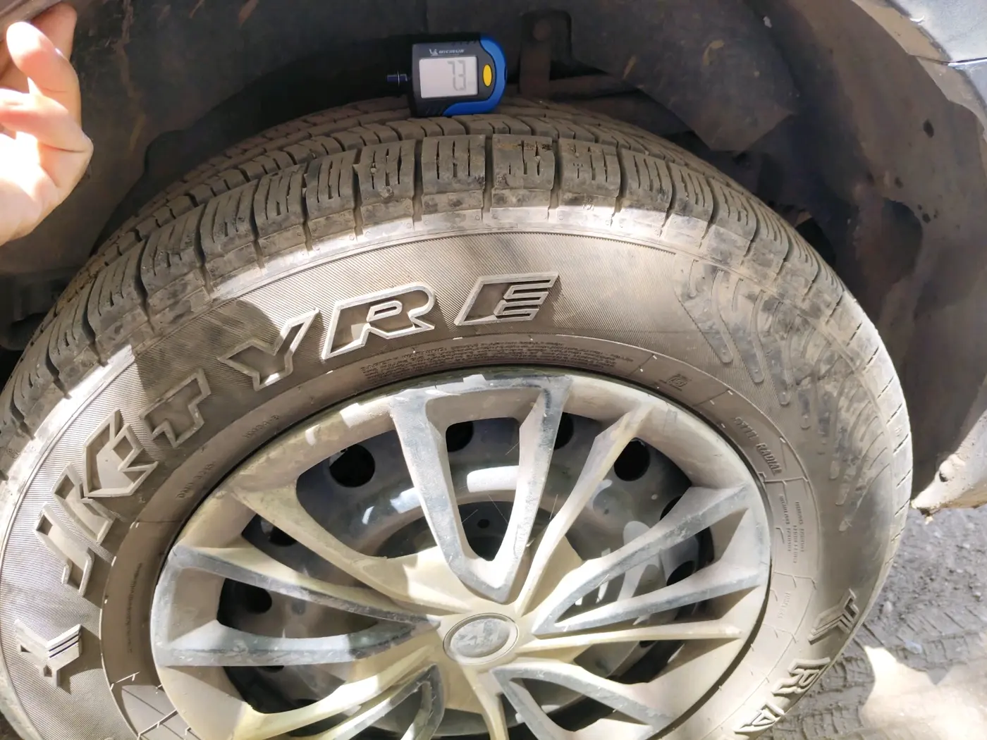 2012 Mahindra XUV500 W6, Diesel, Manual, 1,09,596 km, tyre
