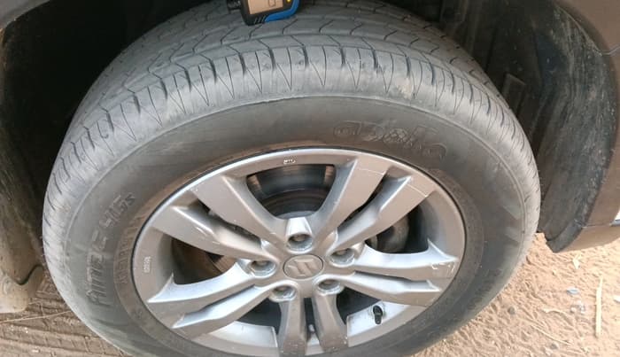 2017 Maruti Vitara Brezza ZDI, Diesel, Manual, 90,138 km, tyre