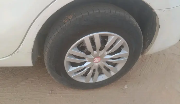 2018 Maruti Dzire VXI AMT, Petrol, Automatic, 71,303 km, tyre