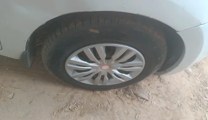 2018 Maruti Dzire VXI AMT, Petrol, Automatic, 71,303 km, tyre