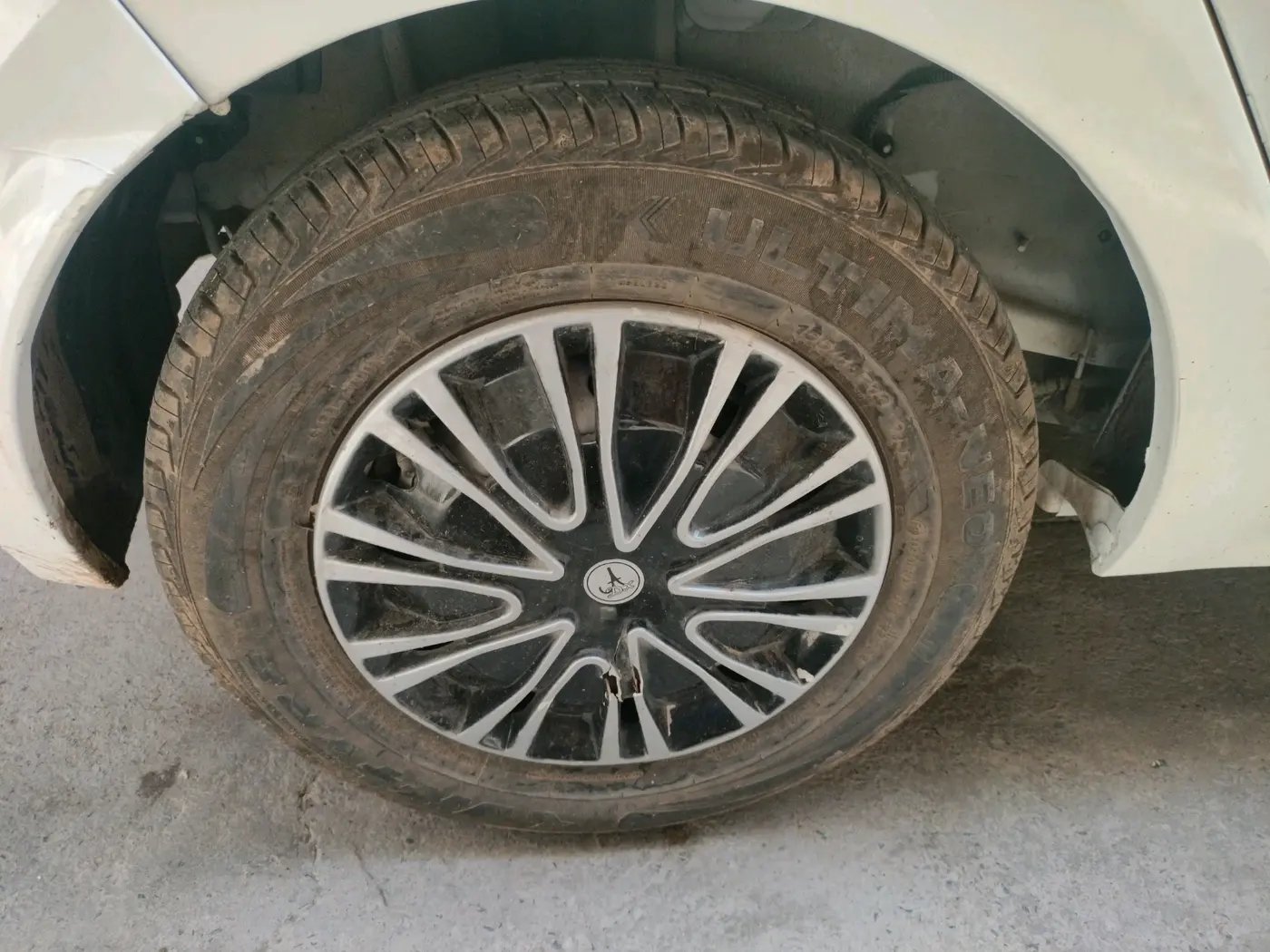 2024 Tata Tiago XE PETROL, Petrol, Manual, 8,128 km, tyre