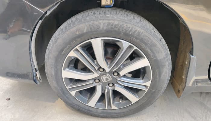 2017 Honda City 1.5L I-VTEC V MT, Petrol, Manual, 74,407 km, tyre