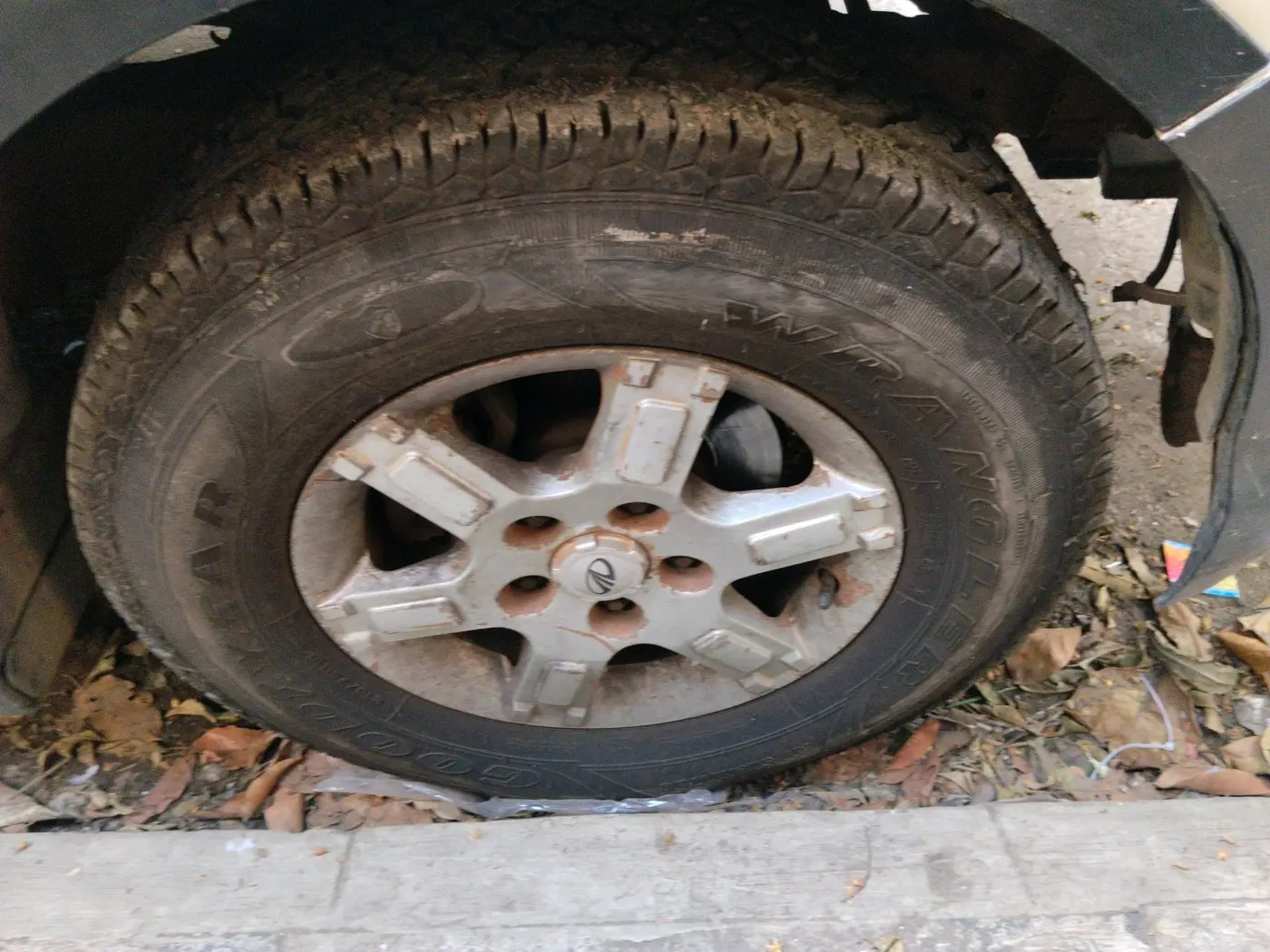 2012 Mahindra Xylo E9, Diesel, Manual, 1,50,754 km, tyre