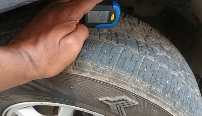 2019 Mahindra TUV300 T8, Diesel, Manual, 1,61,465 km, tyre