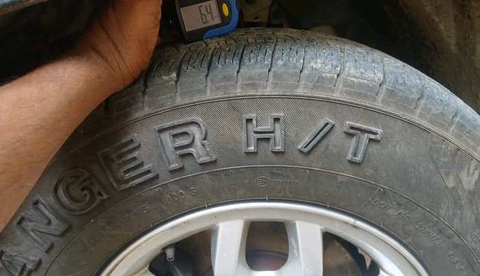 2019 Mahindra TUV300 T8, Diesel, Manual, 1,61,465 km, tyre