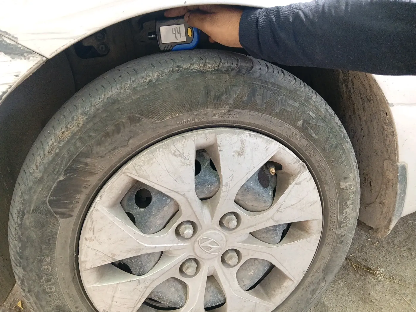 2015 Hyundai Xcent S 1.2, CNG, Manual, 1,23,411 km, tyre