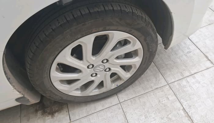 2025 Maruti Baleno ZETA 1.2 AGS, Petrol, Automatic, 3,798 km, tyre