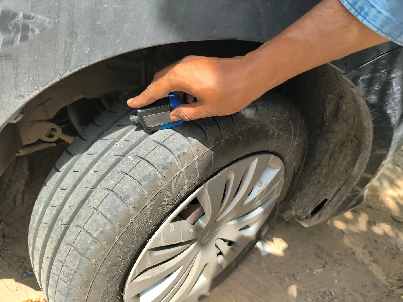 2014 Maruti Ertiga VXI, Petrol, Manual, 85,429 km, tyre