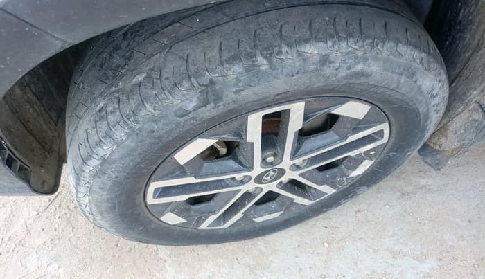 2022 Hyundai VENUE SX 1.2 PETROL, Petrol, Manual, 53,089 km, tyre