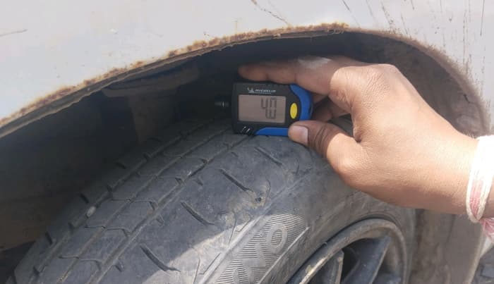 2015 Maruti Wagon R 1.0 VXI, Petrol, Manual, 76,055 km, tyre