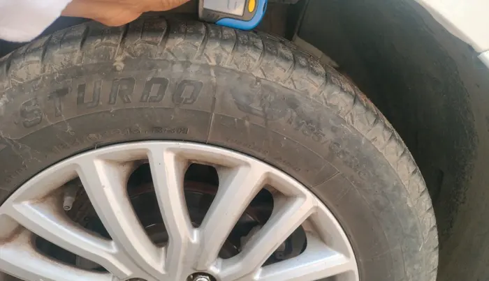 2022 Maruti Dzire ZXI CNG, CNG, Manual, 80,301 km, tyre