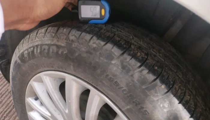 2022 Maruti Dzire ZXI CNG, CNG, Manual, 80,301 km, tyre