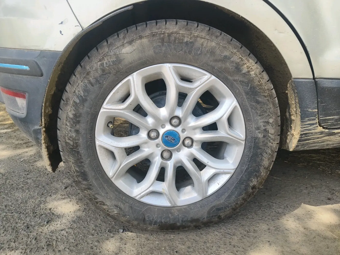 2014 Ford Ecosport TITANIUM 1.5L DIESEL, Diesel, Manual, 1,15,000 km, tyre