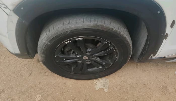 2019 Maruti Vitara Brezza ZDI PLUS AMT, Diesel, Automatic, 1,92,341 km, tyre