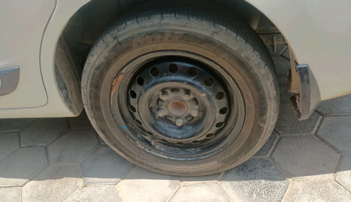 2021 Maruti Ertiga TOUR M CNG, CNG, Manual, 1,49,357 km, tyre