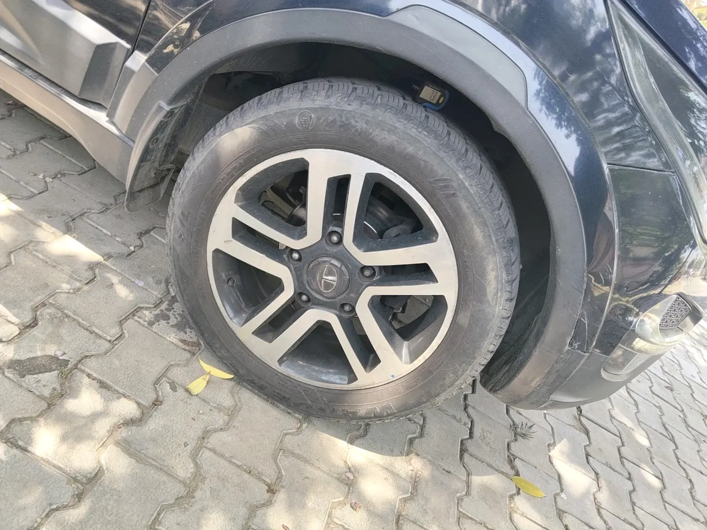 2018 Tata Hexa XT 4X2 6 STR, Diesel, Manual, 82,565 km, tyre