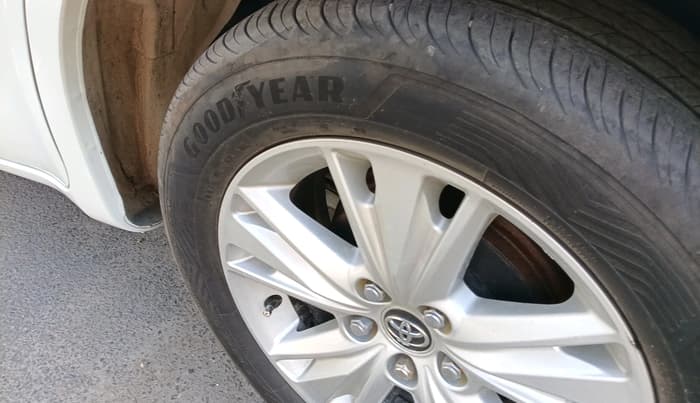 2019 Toyota Innova Crysta 2.8 ZX AT 7 STR, Diesel, Automatic, 1,07,422 km, tyre