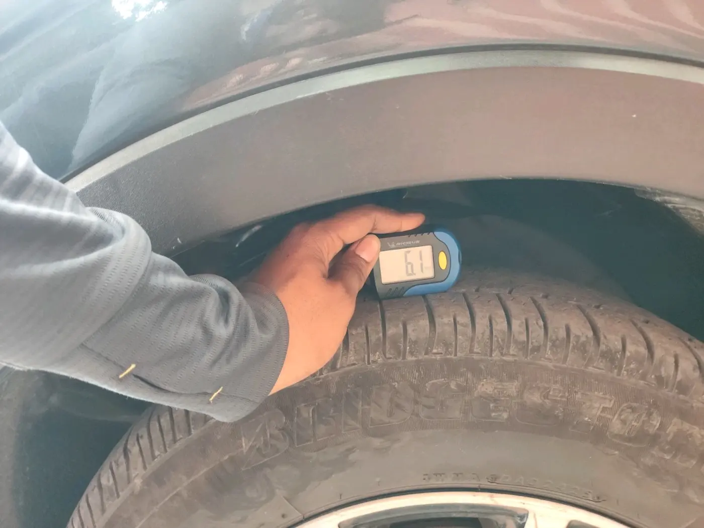 2022 Mahindra XUV300 W4 1.2 PETROL, Petrol, Manual, 57,334 km, tyre