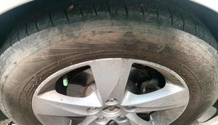 2012 Hyundai New Elantra 1.6 S MT DIESEL, Diesel, Manual, 1,72,255 km, tyre