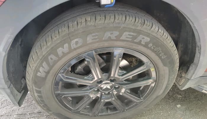 2024 Mahindra XUV700 AX 7 LUXURY D MT 7 STR, Diesel, Manual, 12,504 km, tyre