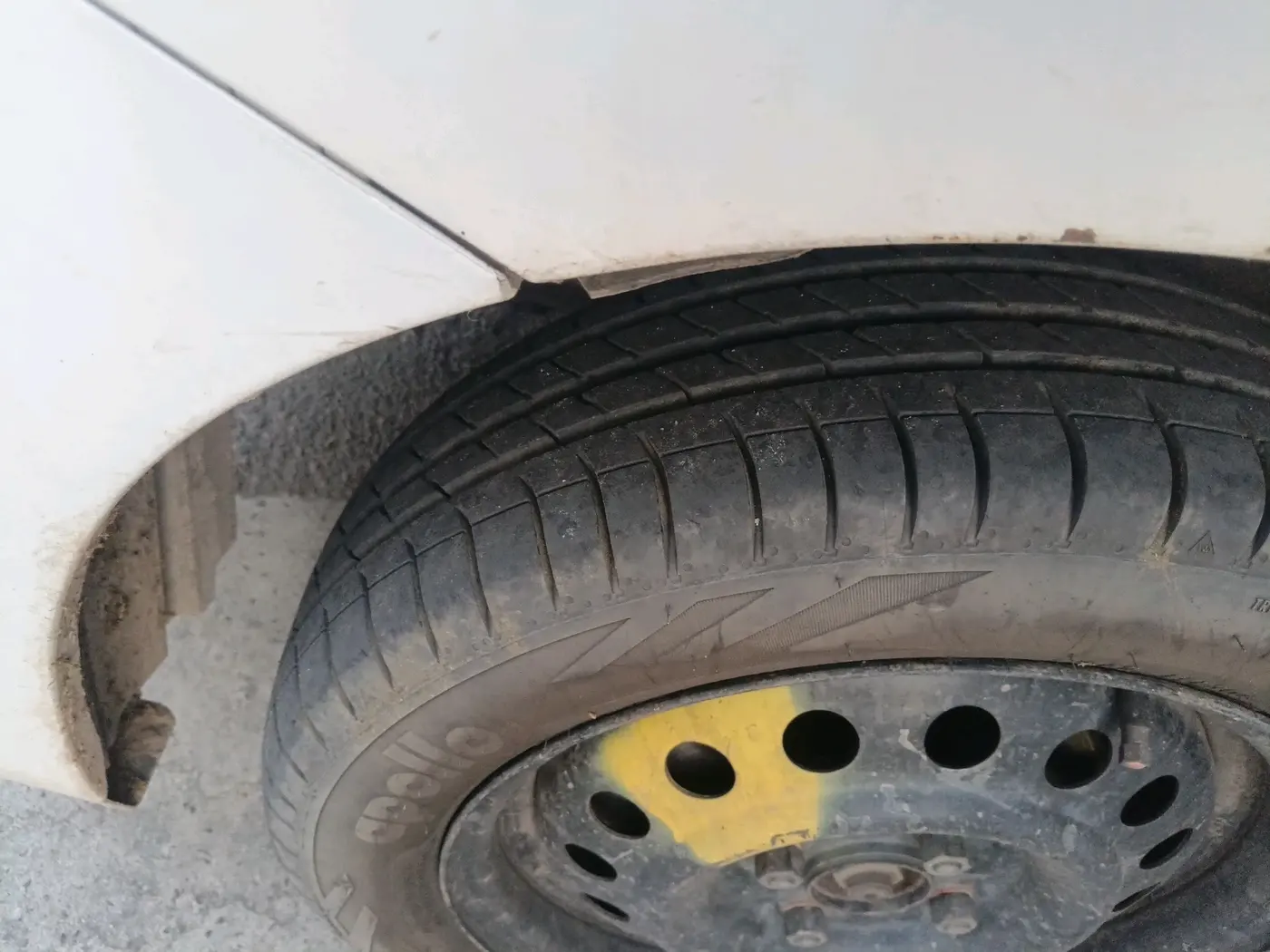 2017 Maruti Wagon R 1.0 VXI, CNG, Manual, 1,06,839 km, tyre