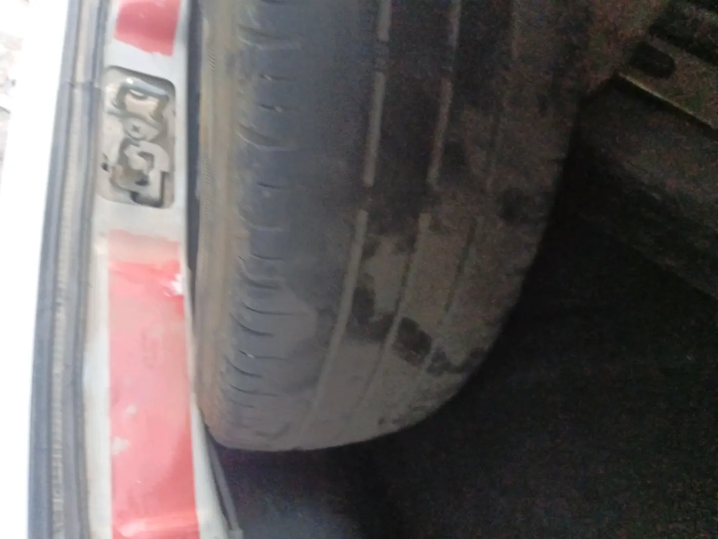 2017 Maruti Wagon R 1.0 VXI, CNG, Manual, 1,06,839 km, tyre