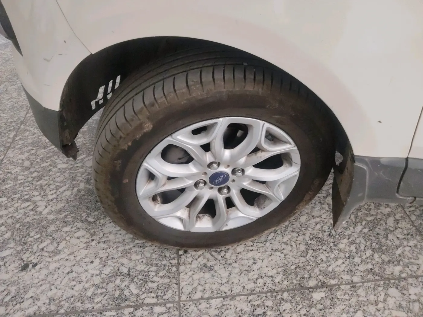 2014 Ford Ecosport TITANIUM 1.5L DIESEL, Diesel, Manual, 2,19,524 km, tyre