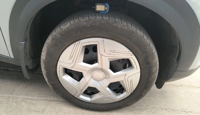 2025 Tata NEXON Pure Plus (S) 1.2 iCNG 6MT, CNG, Manual, 20,857 km, tyre