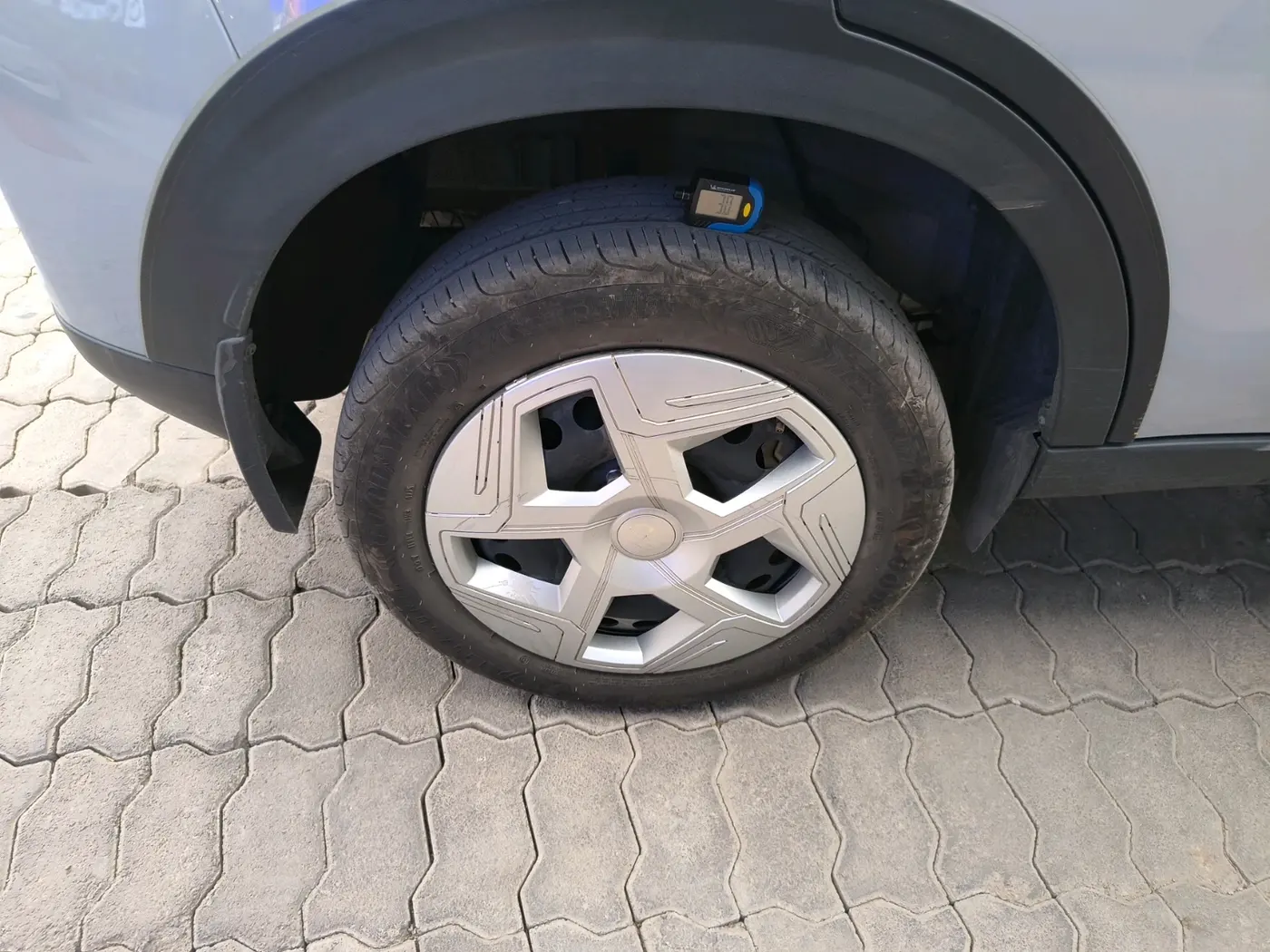 2025 Tata NEXON Pure Plus (S) 1.2 iCNG 6MT, CNG, Manual, 20,857 km, tyre