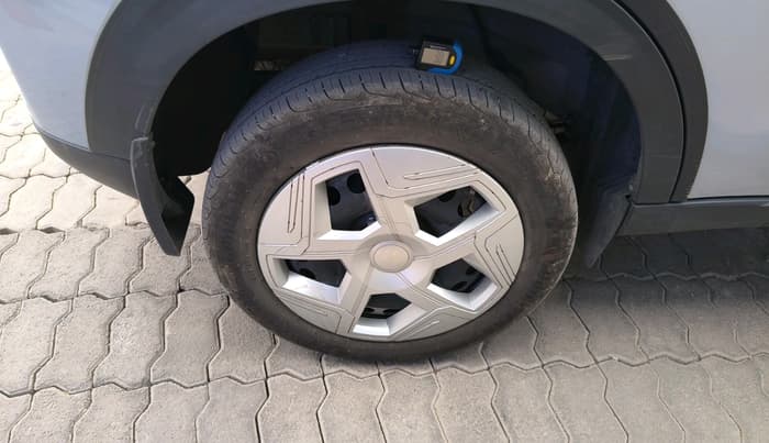 2025 Tata NEXON Pure Plus (S) 1.2 iCNG 6MT, CNG, Manual, 20,857 km, tyre