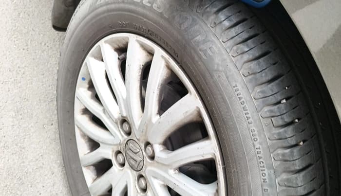 2022 Maruti Dzire ZXI AMT, Petrol, Automatic, 39,146 km, tyre