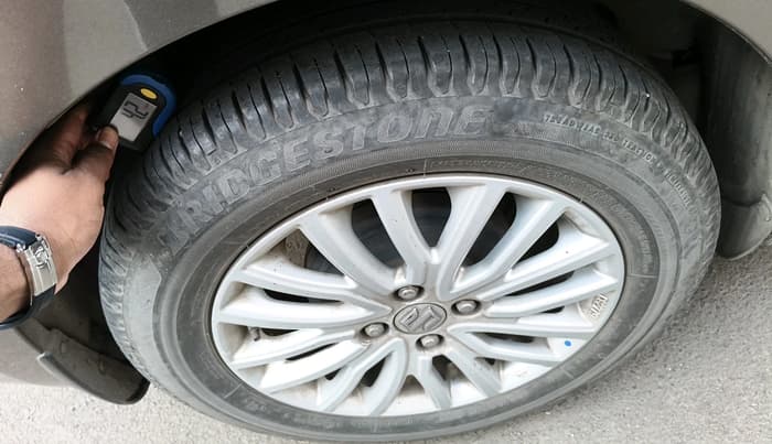 2022 Maruti Dzire ZXI AMT, Petrol, Automatic, 39,146 km, tyre