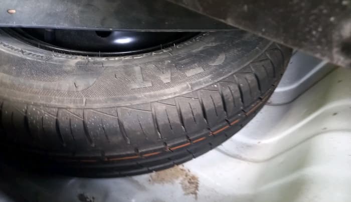 2022 Maruti Alto VXI, CNG, Manual, 26,700 km, tyre