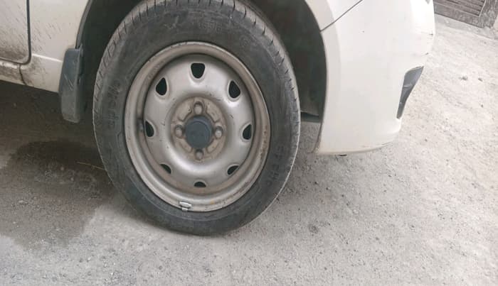 2011 Maruti Alto K10 LXI, Petrol, Manual, 60,889 km, tyre
