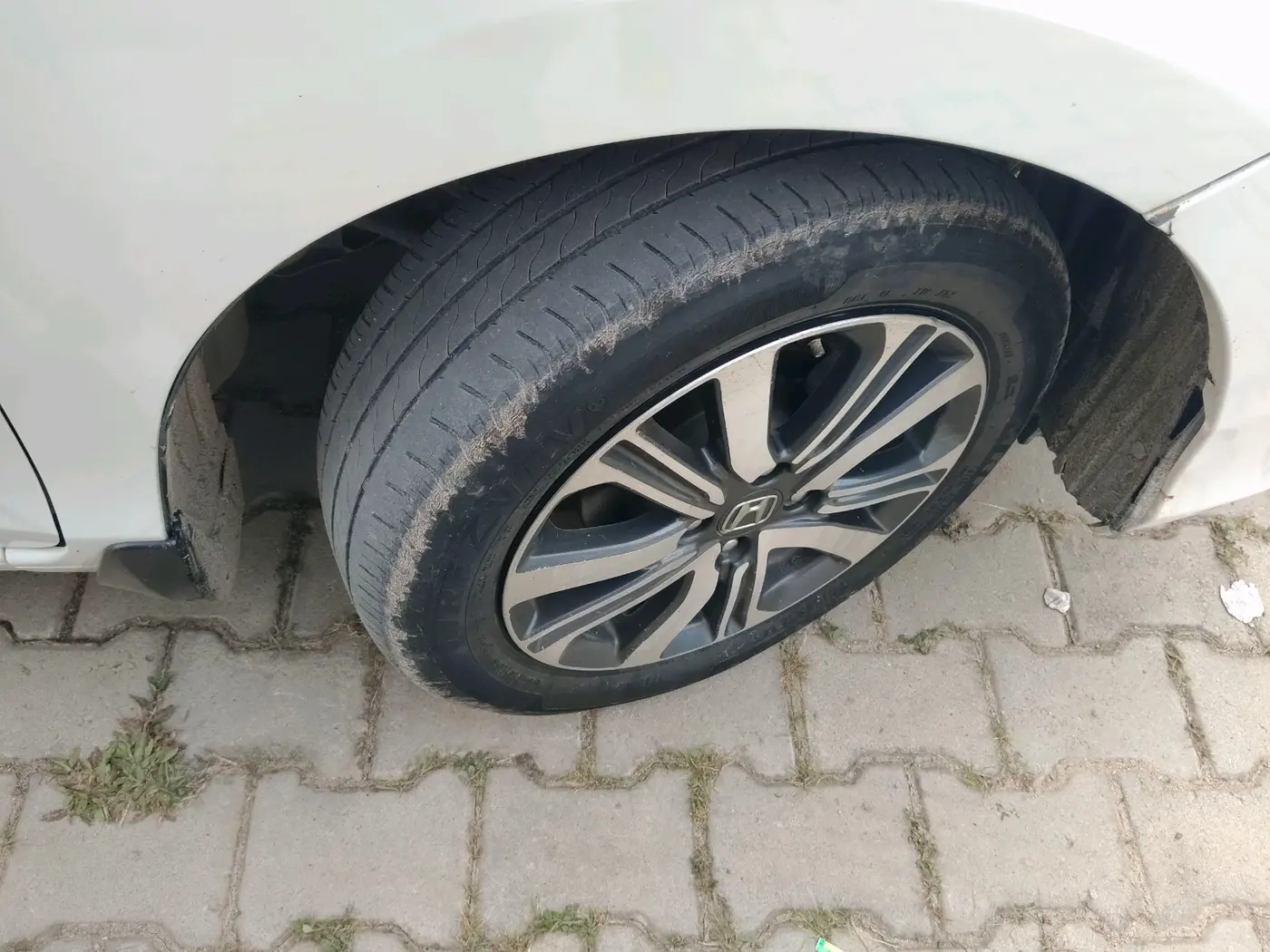 2024 Honda Amaze 1.2L I-VTEC VX, Petrol, Manual, 22,229 km, tyre