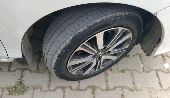 2024 Honda Amaze 1.2L I-VTEC VX, Petrol, Manual, 22,229 km, tyre