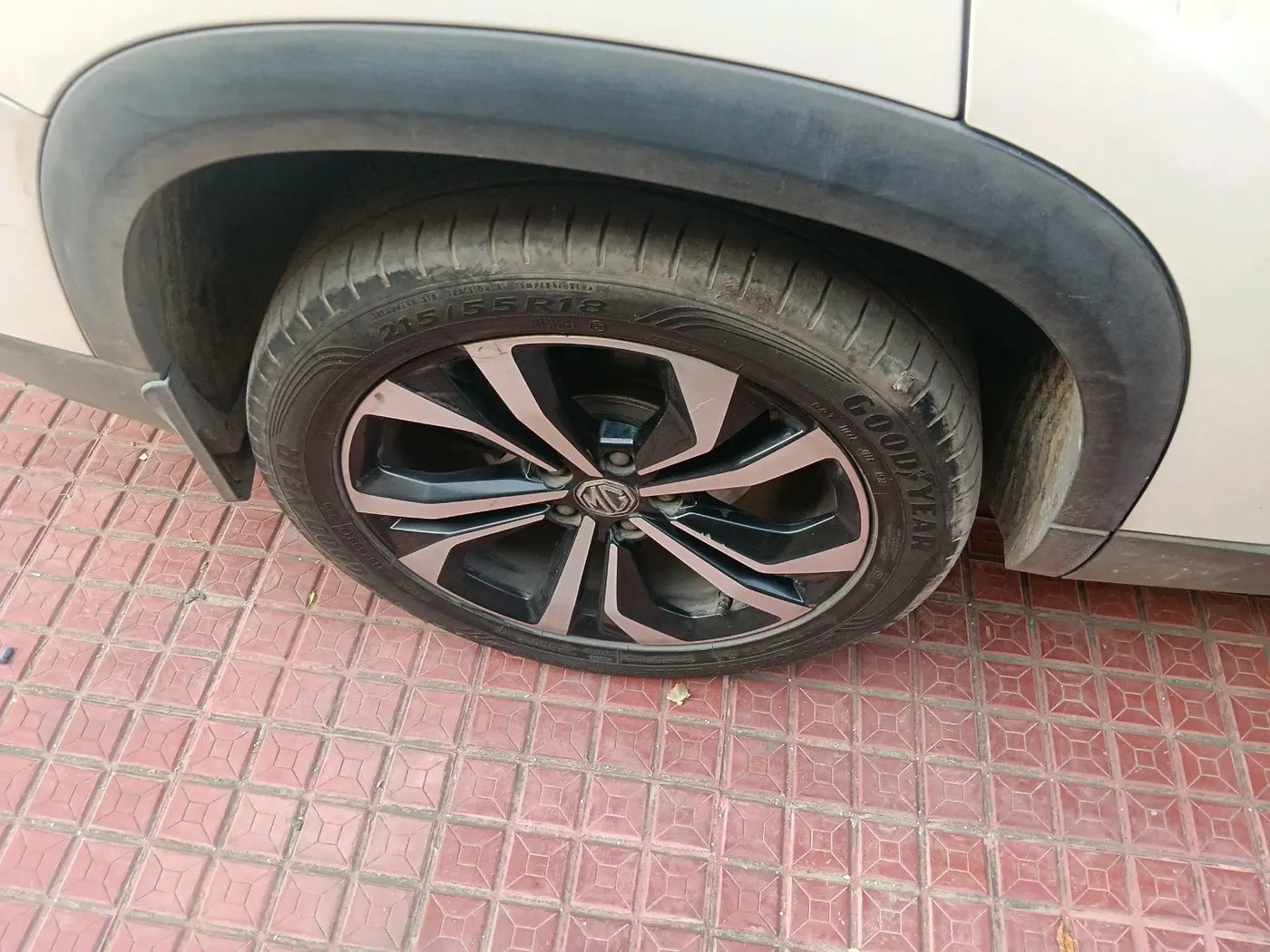2023 MG HECTOR PLUS SHARP PRO 1.5 PETROL TURBO CVT 6 STR, Petrol, Automatic, 61,625 km, tyre