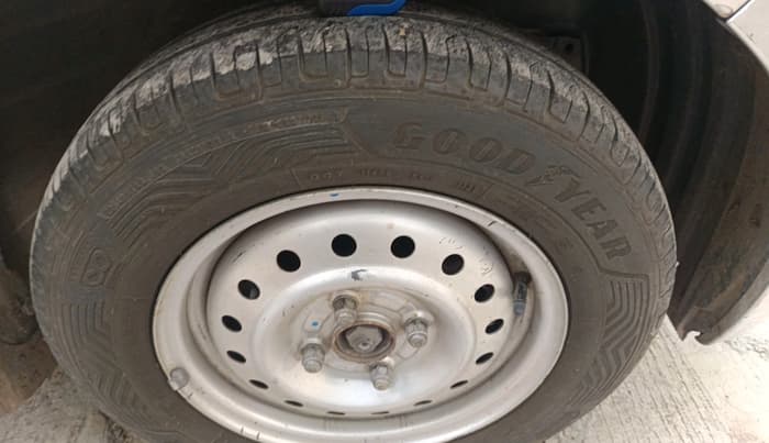 2019 Maruti New Wagon-R LXI CNG 1.0, CNG, Manual, 97,397 km, tyre
