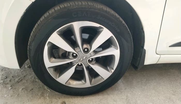 2015 Hyundai Elite i20 SPORTZ 1.2, Petrol, Manual, 1,46,580 km, tyre