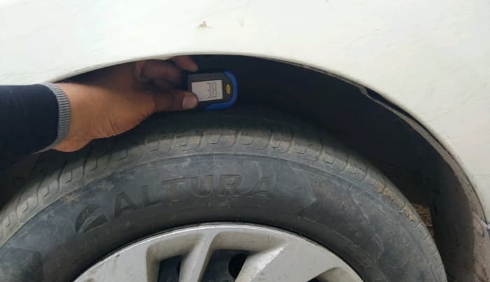 2020 Maruti Ertiga VXI SHVS, CNG, Manual, 1,41,019 km, tyre