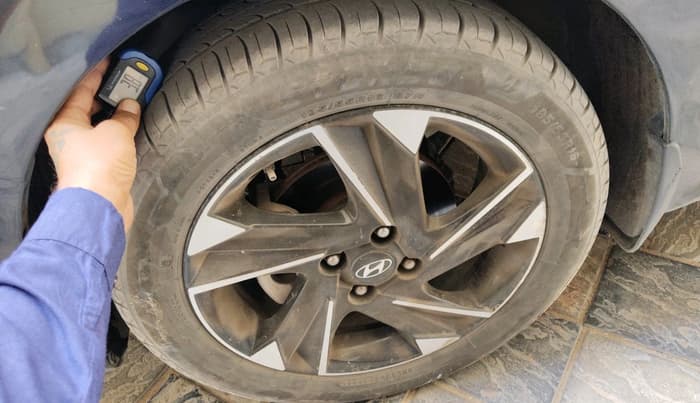 2022 Hyundai Verna SX 1.5 VTVT, Petrol, Manual, 1,11,149 km, tyre