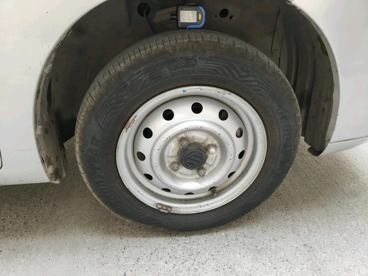 2011 Maruti Wagon R 1.0 LXI, CNG, Manual, 73,273 km, tyre