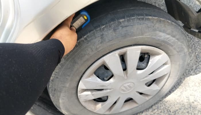 2012 Maruti Swift Dzire VXI, CNG, Manual, 1,54,400 km, tyre