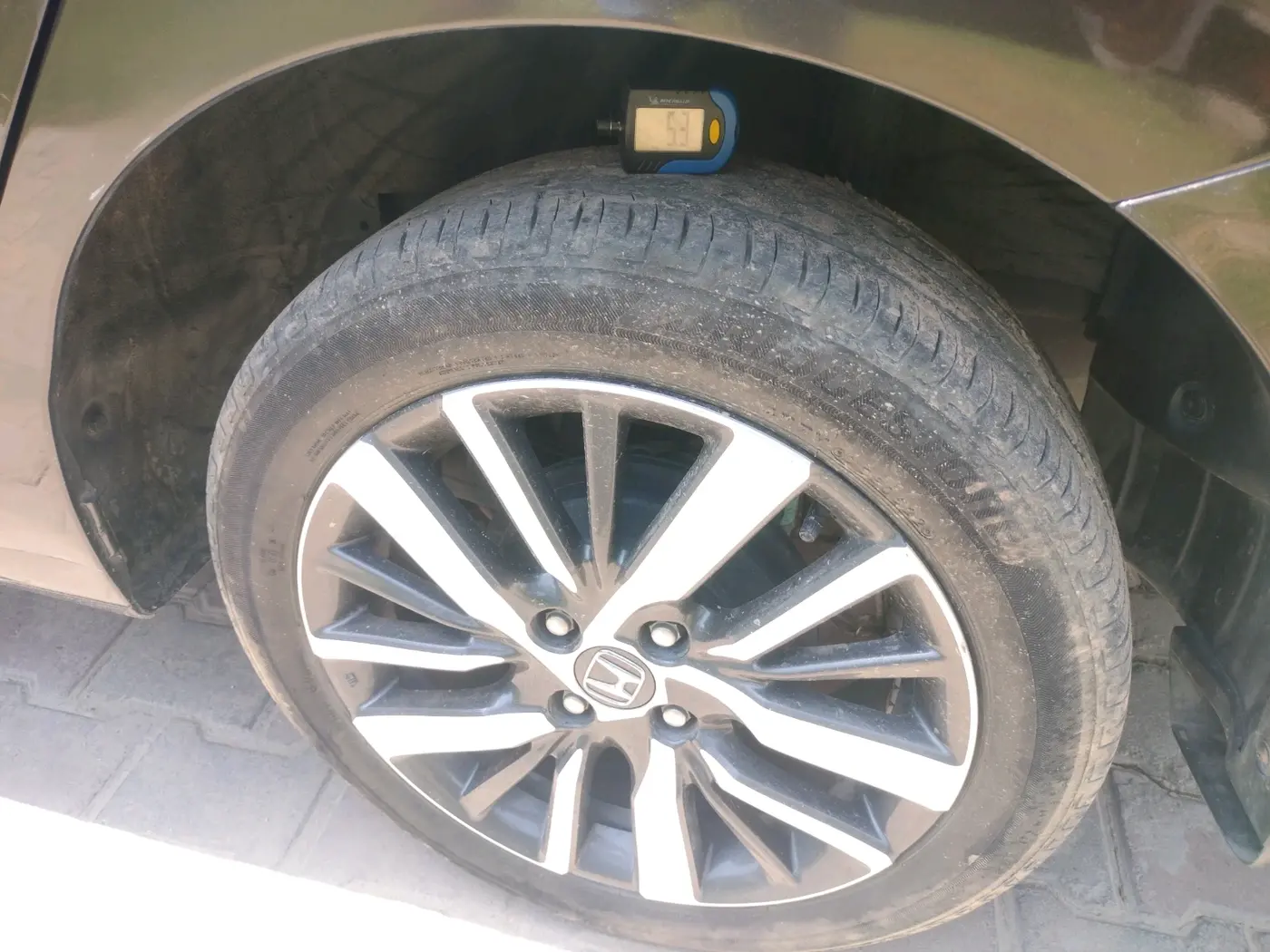 2022 Honda City 1.5L I-VTEC VX, Petrol, Manual, 22,415 km, tyre